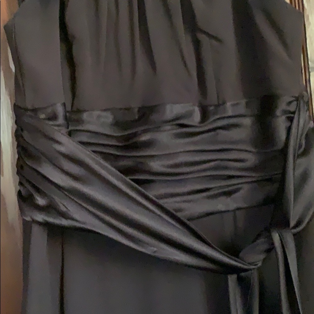 Gown - Picture 2 of 4